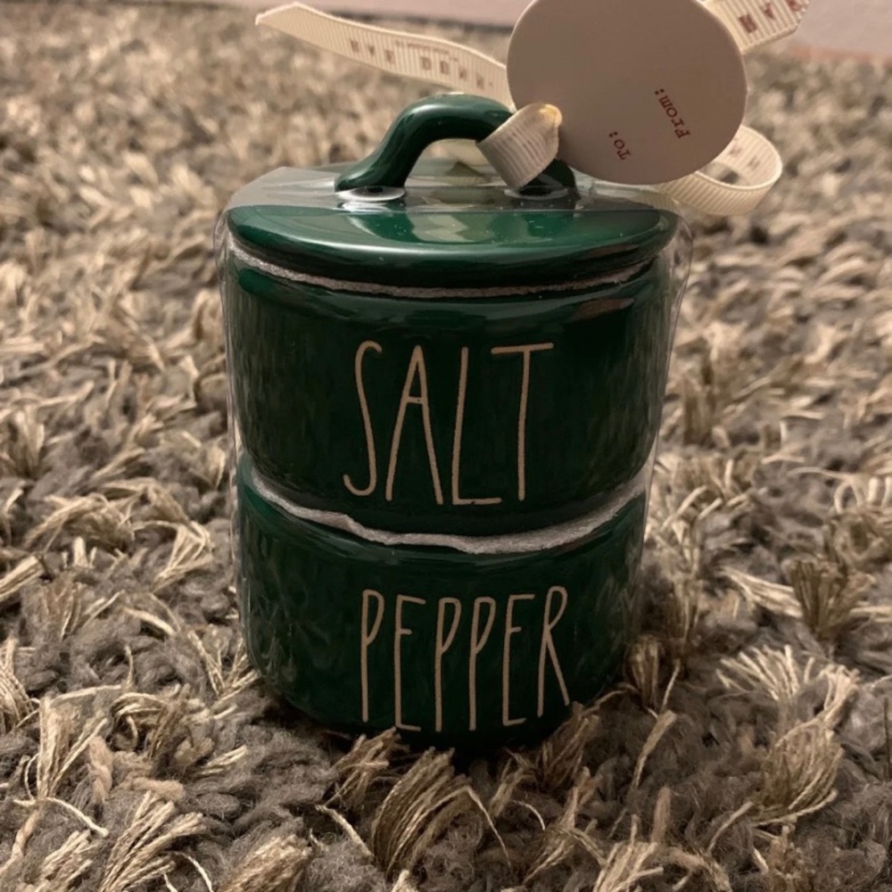 Rae Dunn Salt and pepper stacker